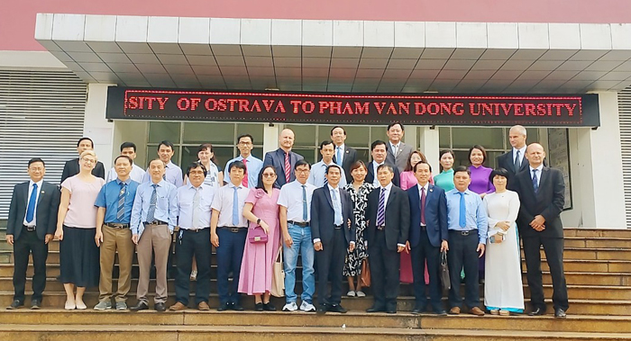Trường Đại học Phạm Văn Đồng ký kết hợp tác (MOU) với 02 Trường Đại học của Cộng hòa Séc