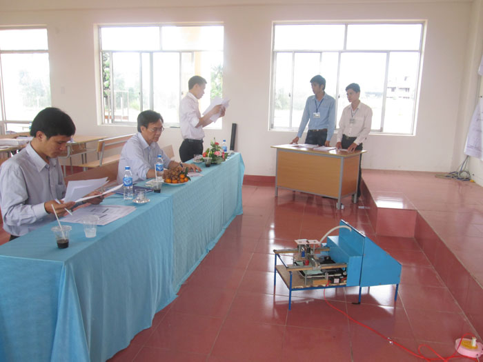 Khoa Kỹ thuật - Công nghệ tổ chức thành công bảo vệ đồ án tốt nghiệp cho các lớp đại học chính qui đầu tiên ngành Công nghệ Kỹ thuật Cơ khí