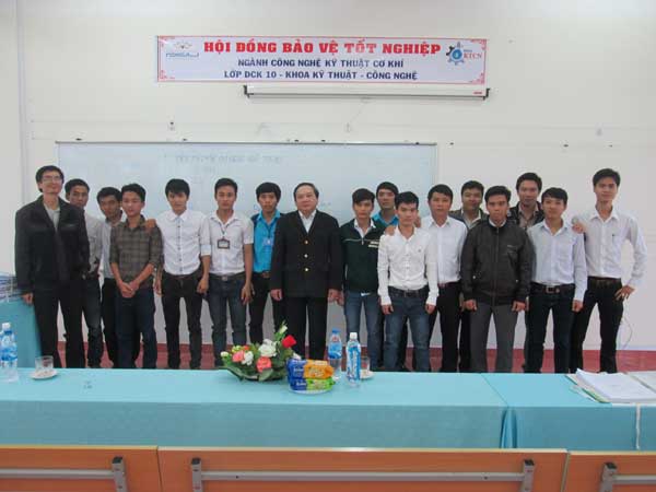 Khoa Kỹ thuật - Công nghệ lần thứ ba trong năm tổ chức bảo vệ đồ án tốt nghiệp cho các lớp đại học ngành Công nghệ Kỹ thuật Cơ khí.