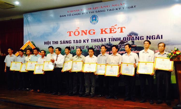 Các giải pháp khoa học kỹ thuật của Trường ĐH Phạm Văn Đồng đạt thành tích trong Hội thi sáng tạo trẻ tỉnh Quảng Ngãi lần thứ 9