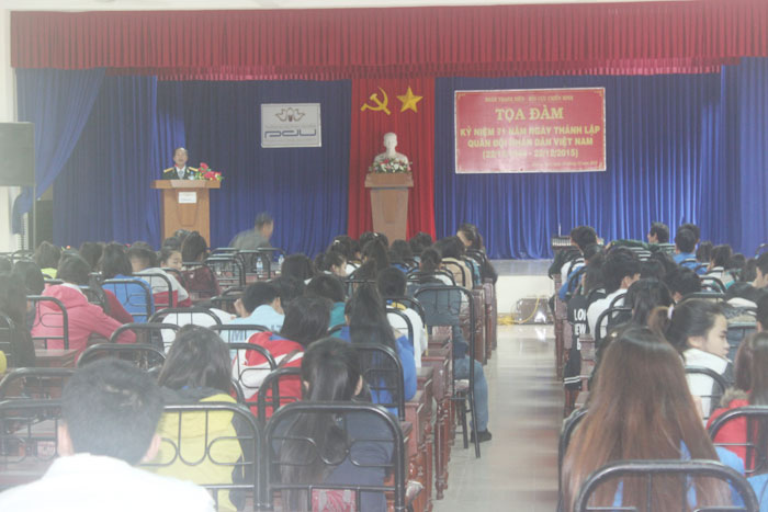 Đoàn trường Đại học Phạm Văn Đồng tổ chức các hoạt động chào mừng 71 năm thành lập Quân đội nhân dân Việt Nam (22/12/1944 – 22/12/2015)